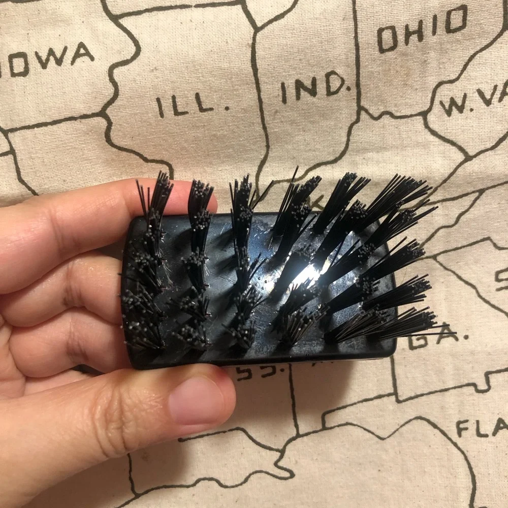 Mason Pearson brush cleaner